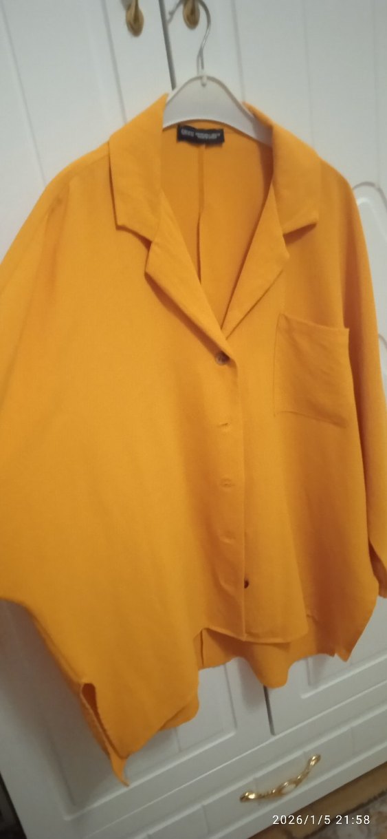 Sarı Düğmeli Kadın Gömlek - Görsel 3