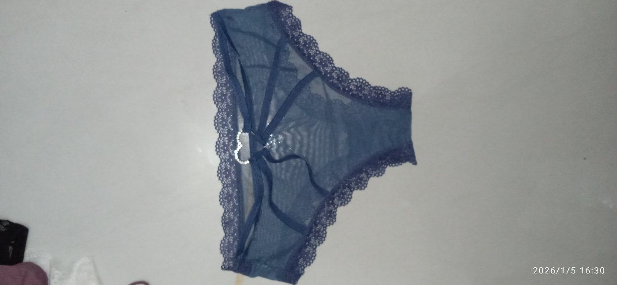 Kadın Bej Kolsuz V Yaka Atlet - Görsel 3