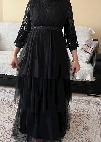 Uzun Siyah Kat Kat Piliseli Elbise - Görsel 2