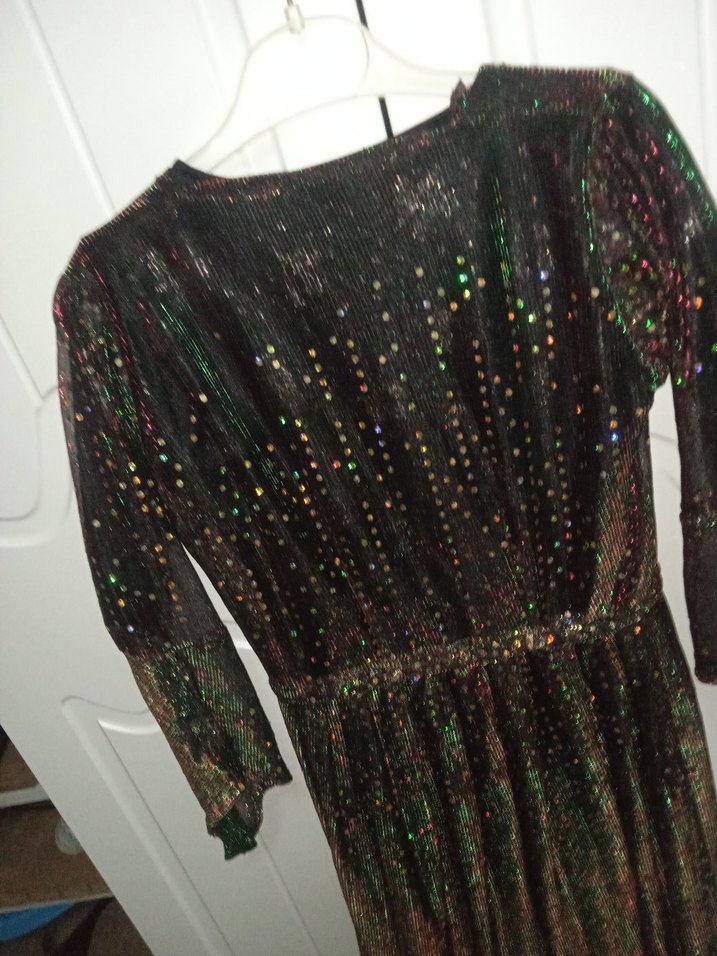 Parlak Detaylı Uzun Kollu V Yaka Gece Elbisesi - Görsel 5