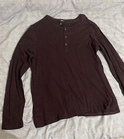 H&M düğmeli t-shirt
