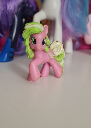 kucük pony