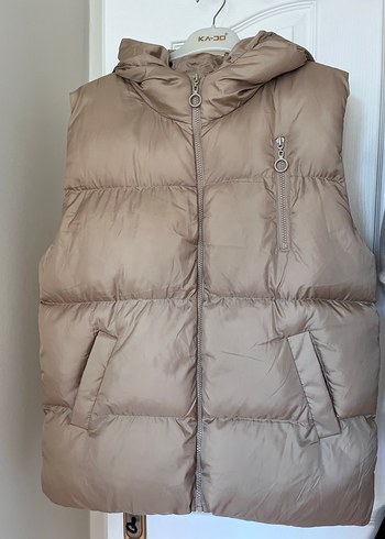 Kapşonlu cepli sisme yelek ici astarlı bej rengi - Görsel 4