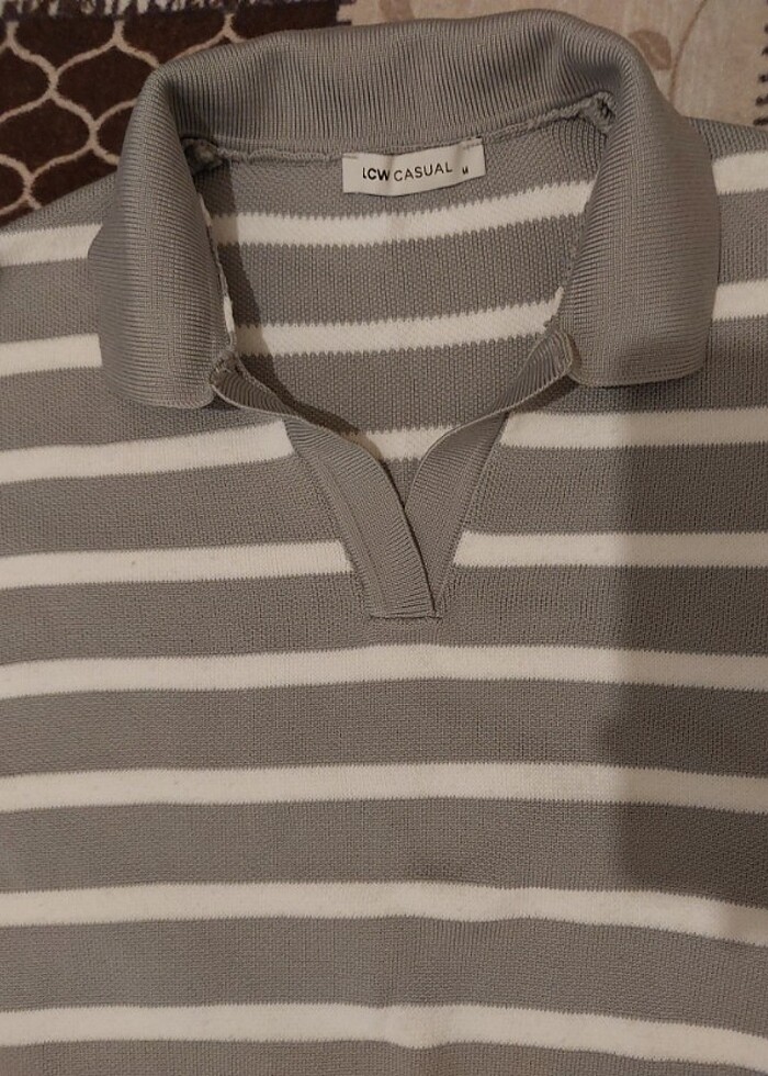 Cizgili v yakalı m beden - Görsel 3