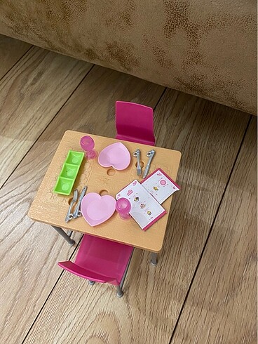 Barbie şık romantik barbie masası