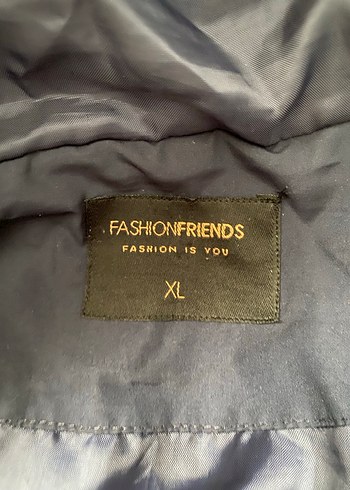 Lacivert Kapüşonlu Şişme Mont - Görsel 4