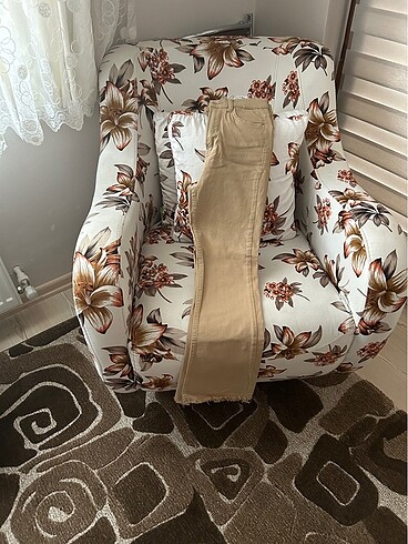 Stradivarius Hiç giymedim. Ten rengi Stradivarius crop pantolon