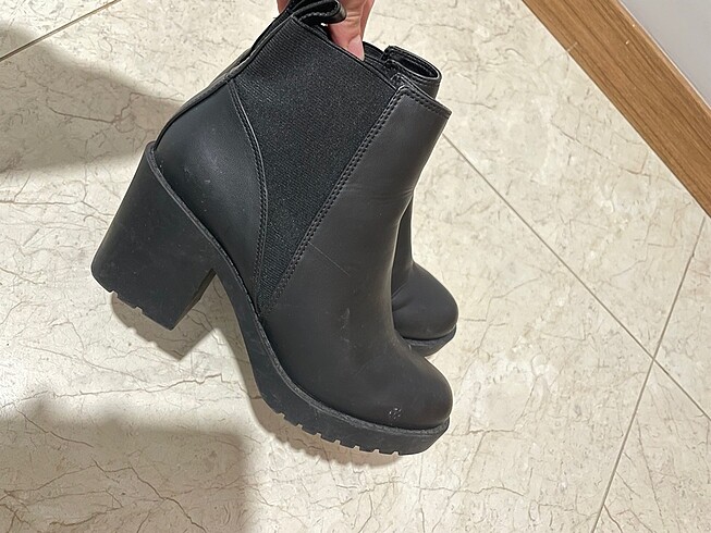 37 Beden H&M Siyah bot