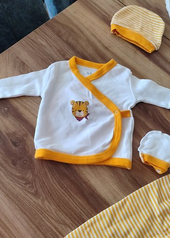 Sarı Çizgili Erkek Bebek Örme Takım
