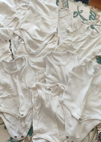 3 Ay Beden Beyaz Pamuklu Bebek Çıtçıtlı Body