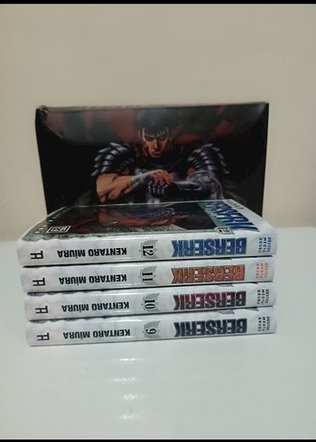 Berserk Manga Seti 9-12. Ciltler