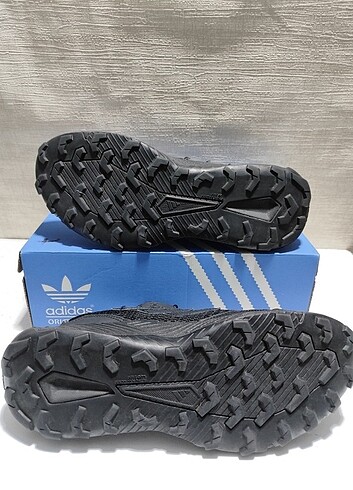 42 Beden Adidas Tracefinder