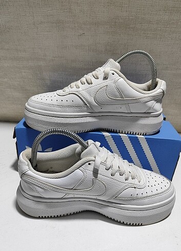 Nike Nike Court Borough Low