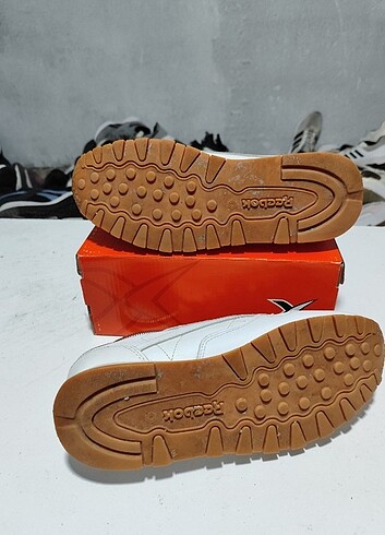 37 Beden Reebok Classic