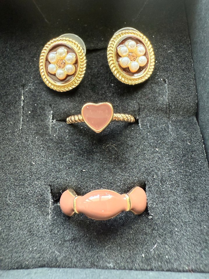 Vintage Nakışlı Altın Renk Kadın Küpe ve Yüzük Seti - Görsel 2