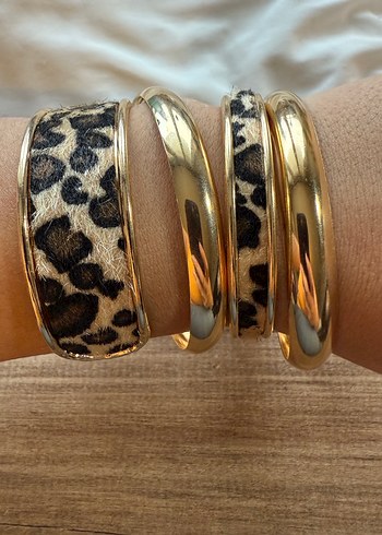 Leopar Dokulu Parlak Altın Kadın Bileklik - Görsel 2