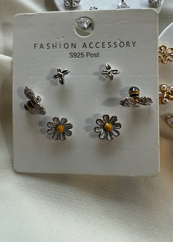 Çiçek Desenli Mini  Kadın Küpeler - Görsel 2