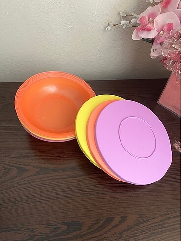Tupperware Tupperware