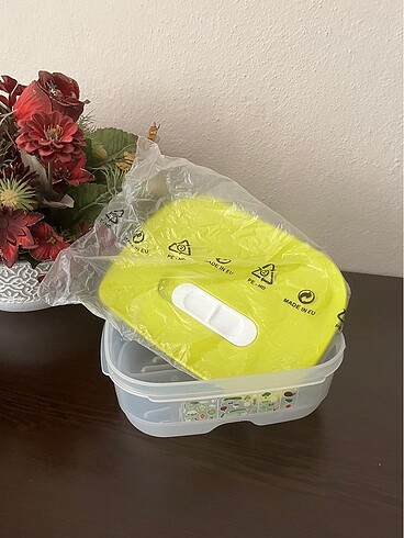 Tupperware Tupperware