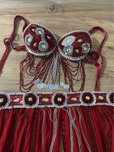 Diğer dansöz kıyafeti