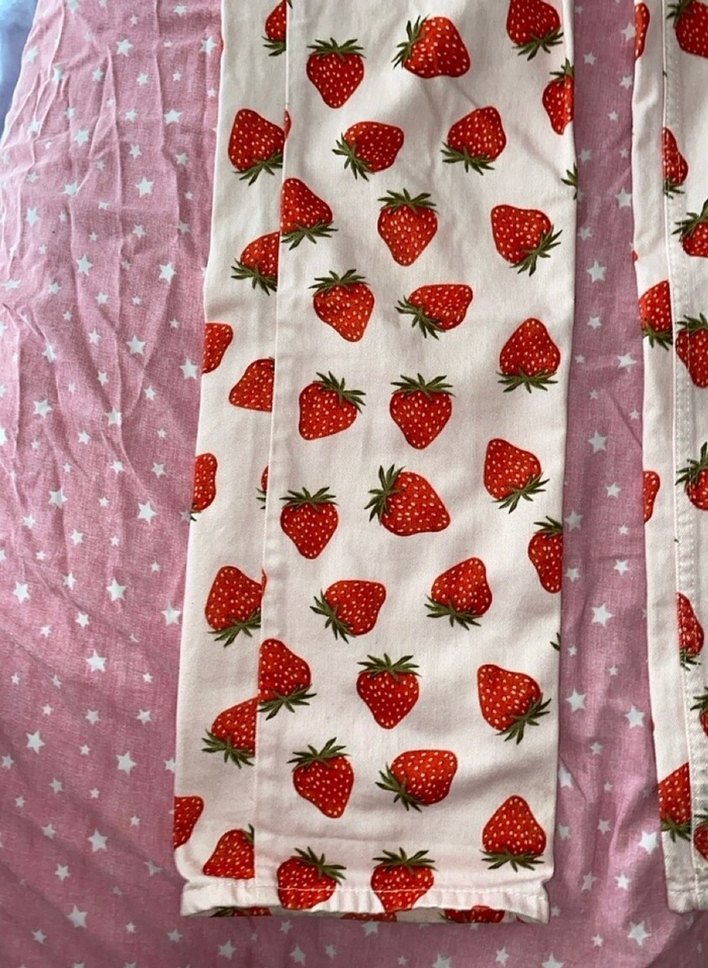 çilekli pantolon - Görsel 3