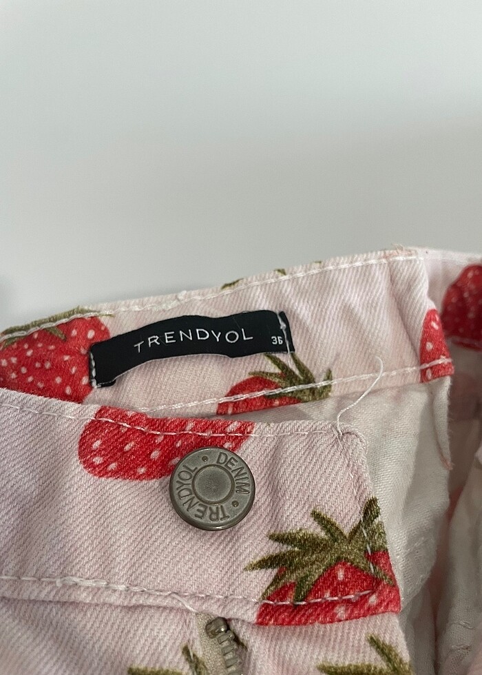 çilekli pantolon - Görsel 2