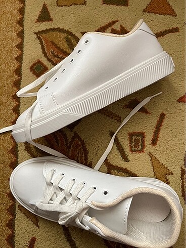 Beyaz sneaker