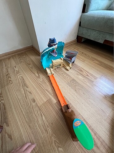 Hot wheels köpek balığı seti