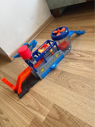 Hot wheels mega car wash