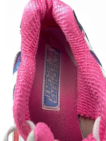 37 Beden çeşitli Renk Skechers Spor Ayakkabı %70 İndirimli.