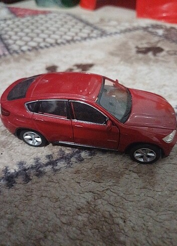 BMW jip oyuncak metal araba