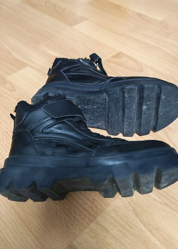 Siyah Kürklü Dolgu Topuklu Kız çocuk bot - Görsel 4