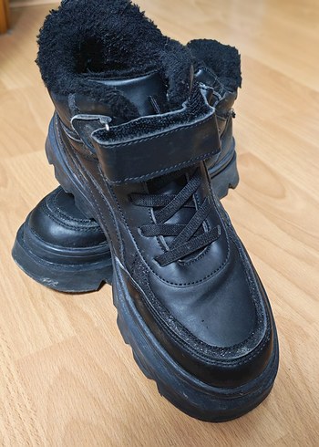 Siyah Kürklü Dolgu Topuklu Kız çocuk bot - Görsel 2