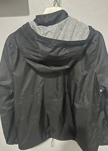 Siyah Fermuarlı Kadın yagmurluk - Görsel 3