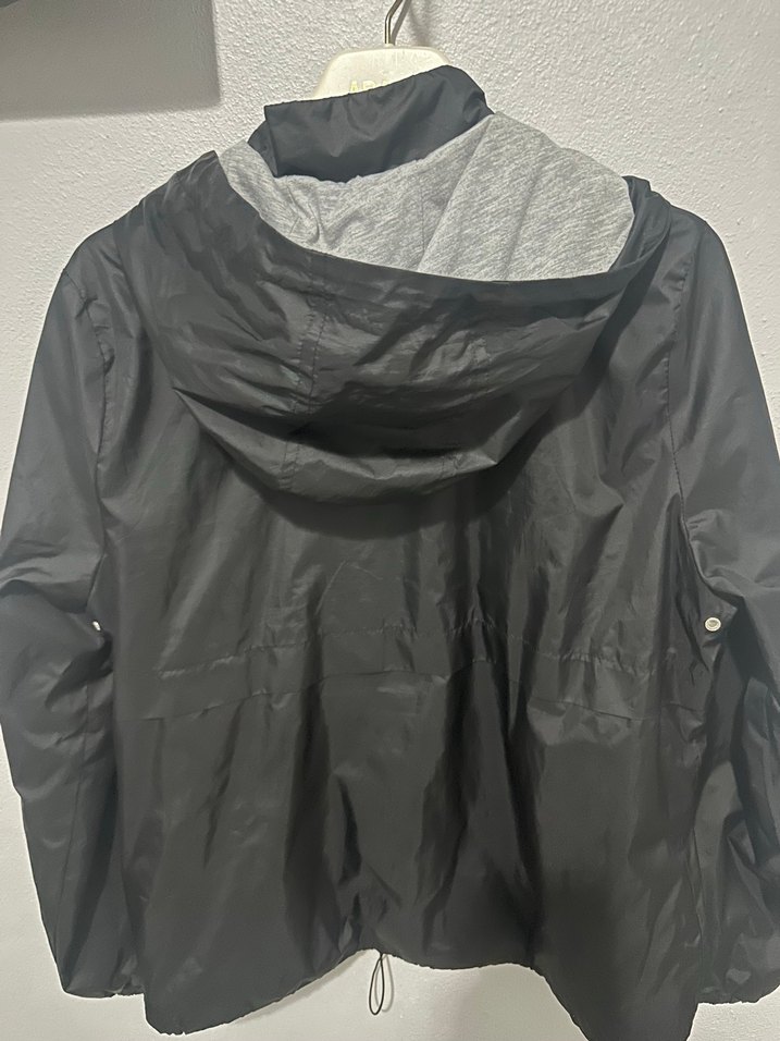 Siyah Fermuarlı Kadın yagmurluk - Görsel 3