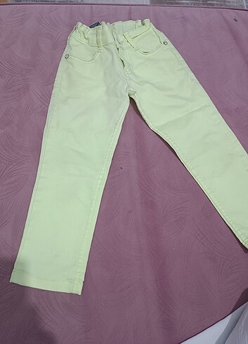 Fıstık yeşili kot pantolon 8 yaş