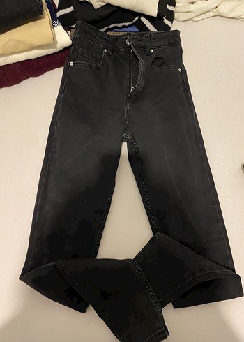 Bershka Koyu Siyah Denim Jean