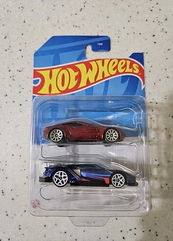 Hotwheels ikili araba