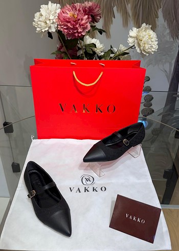 Vakko Siyah babet kadına ayakkabı 