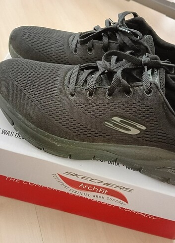 Skechers arch fit