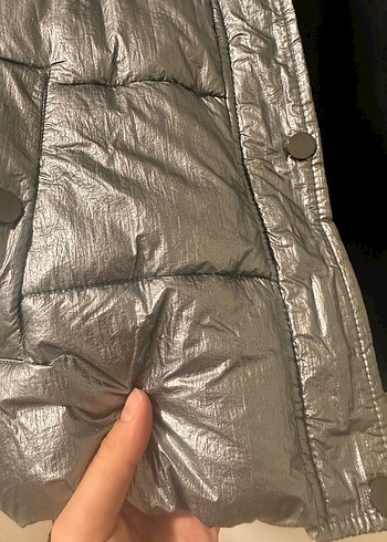 Gri Metalik Kapüşonlu Kadın Mont - Görsel 3