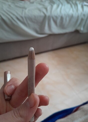 Loreal paris beyaz göz kalemi