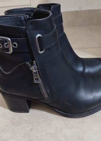 Tokalı Siyah Deri Bot - Görsel 3