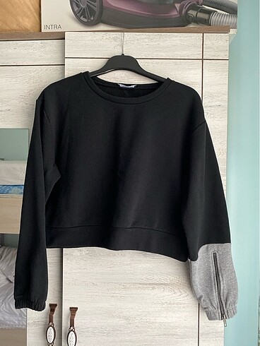 Siyah sweatshirt