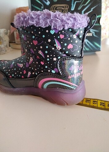 23 Beden Skechers 23 numara bot