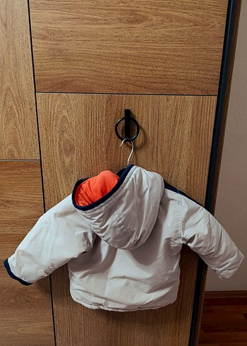 Beyaz Erkek Çocuk Kapüşonlu Mont - Görsel 2