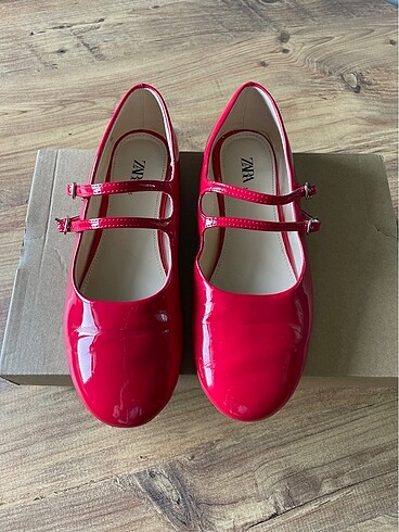 ZARA Rugan Kırmızı Babet