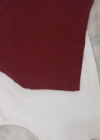 Bordo ve beyaz Atlet Takımı