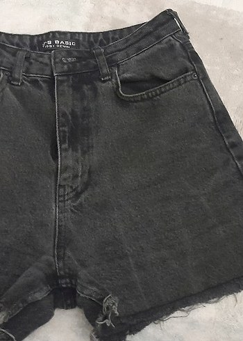 Siyah Bol Kesim Mini Denim Şort
