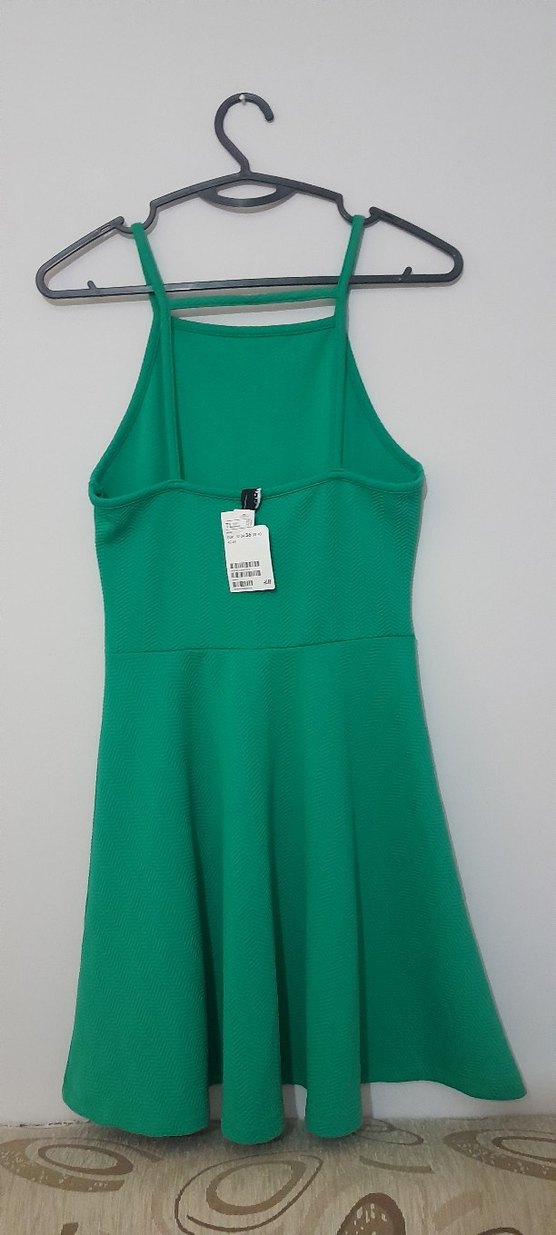 Yeşil Kolsuz mini Piliseli Elbise - Görsel 3